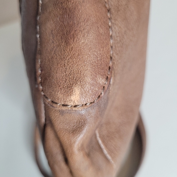 Lucky Brand Leather Hobo Crossbody Bag - Picture 8 of 11